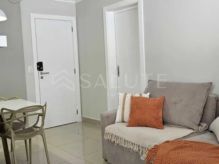 Apartamento à venda 2 dormitórios, 1 suíte no Centro | Edifício Landi Poli