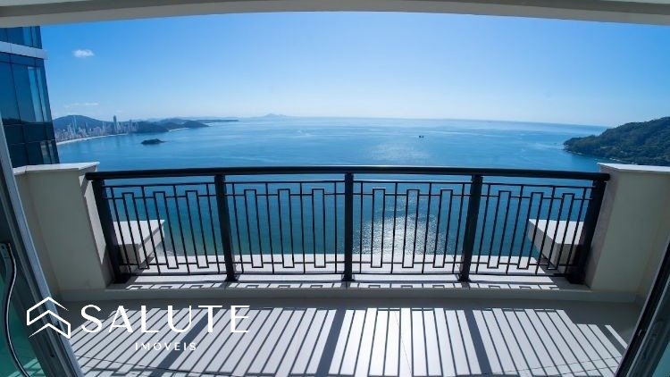 Apartamento à venda 5 Suítes na Barra Sul