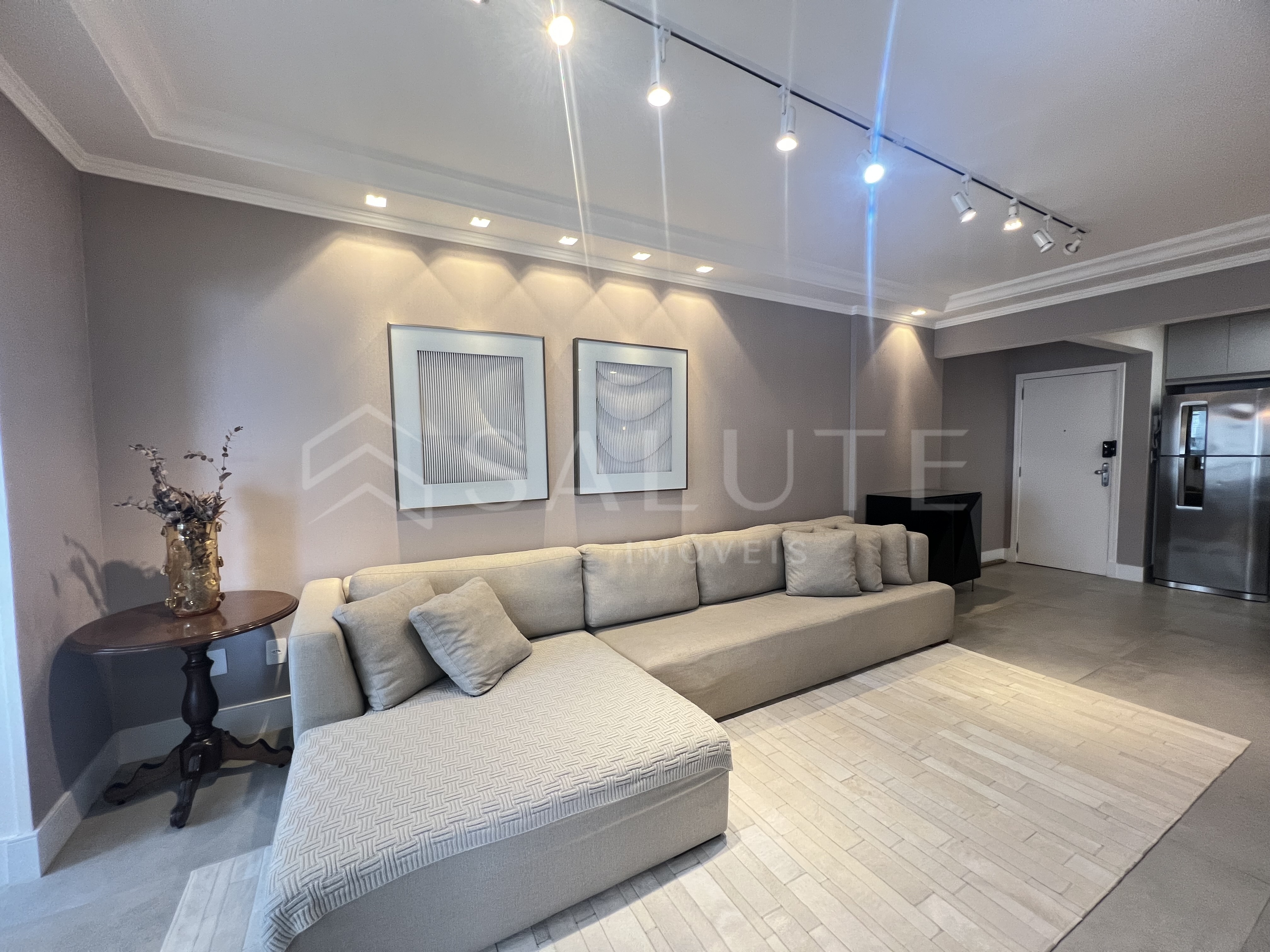 Apartamento aluguel 2 suítes no Centro