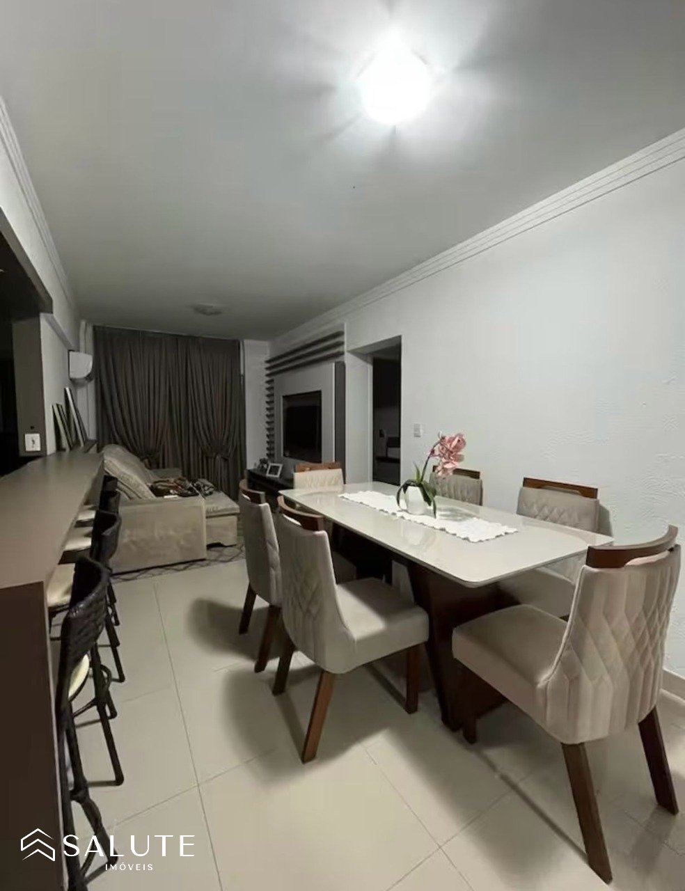 Apartamento locação 2 dormitórios na Barra Sul