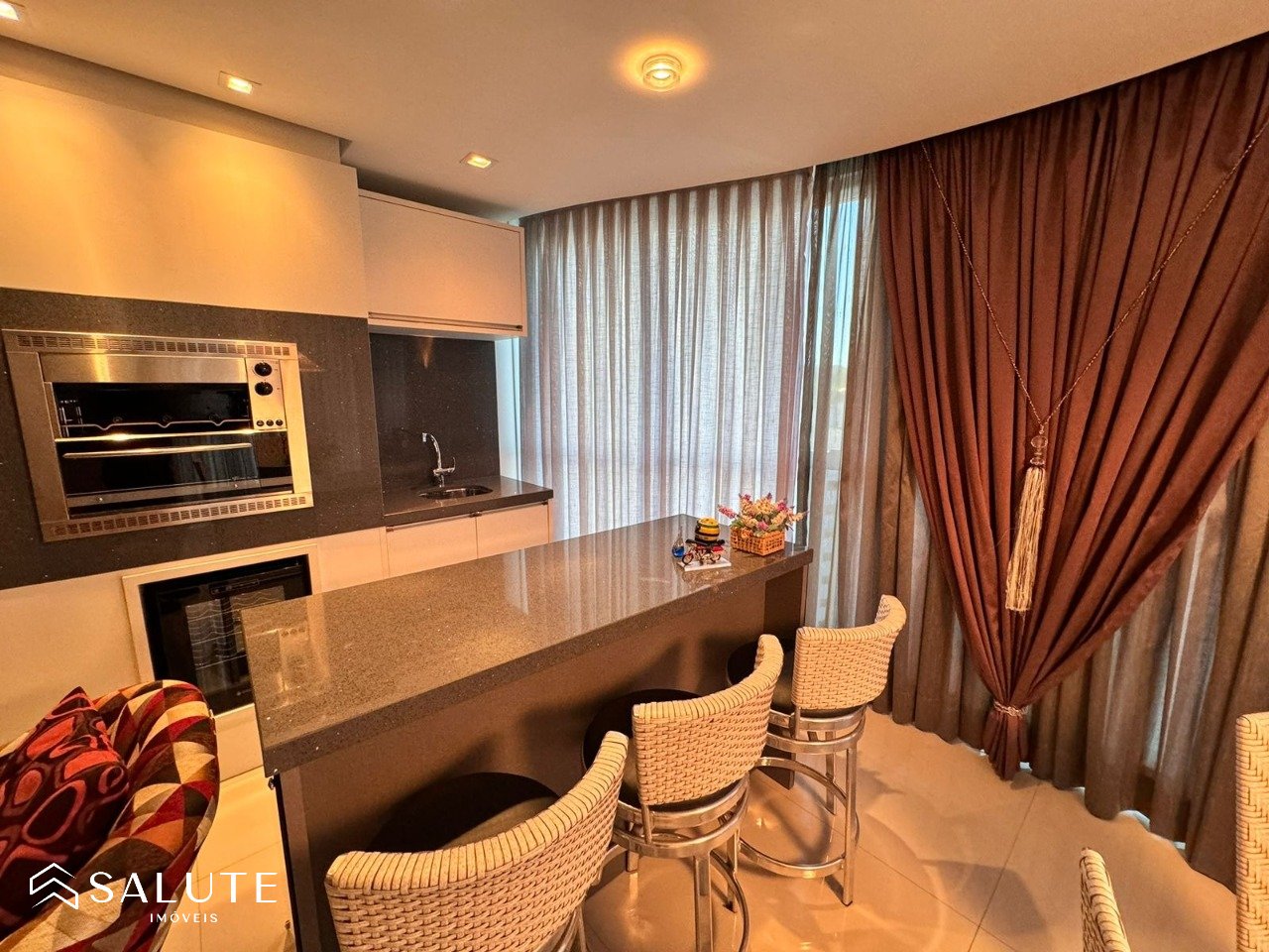 Apartamento à venda 3 dormitórios na Barra Sul