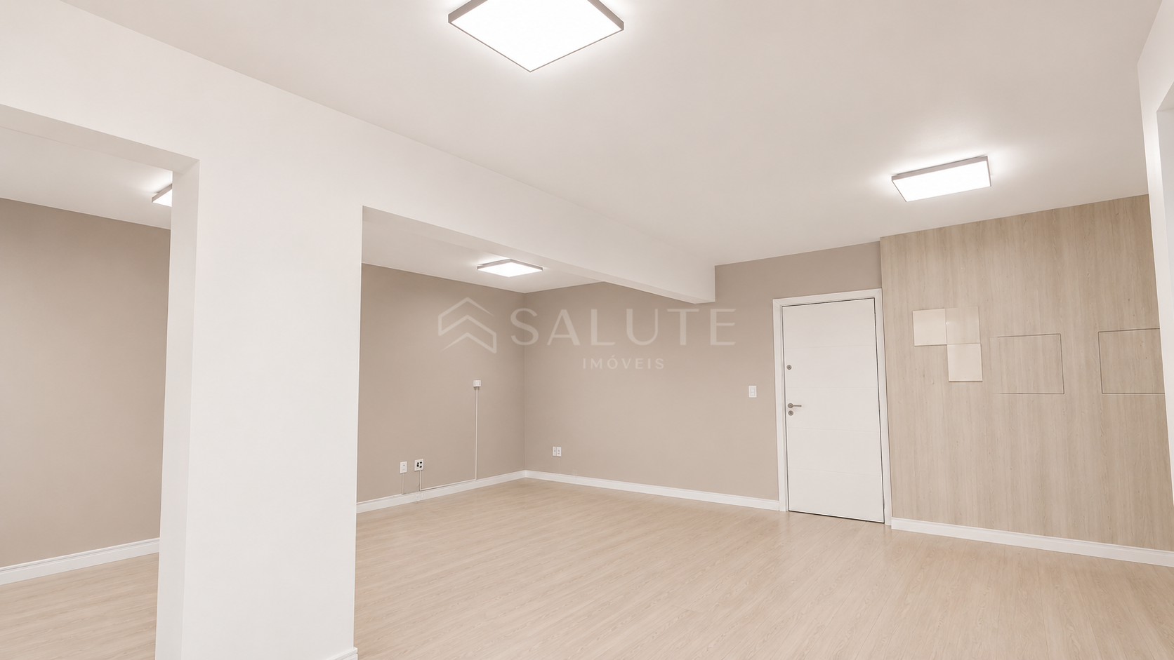 Sala comercial á venda anual no Centro