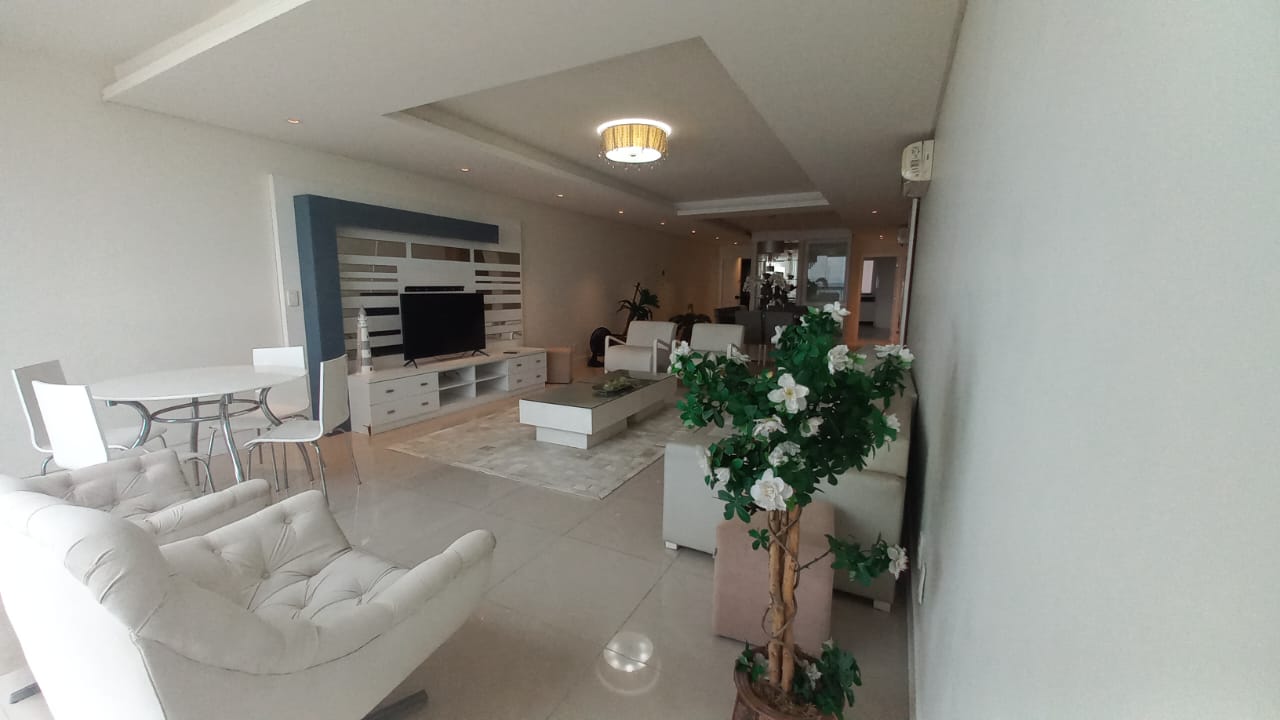 Apartamento aluguel anual 3 suítes no Centro