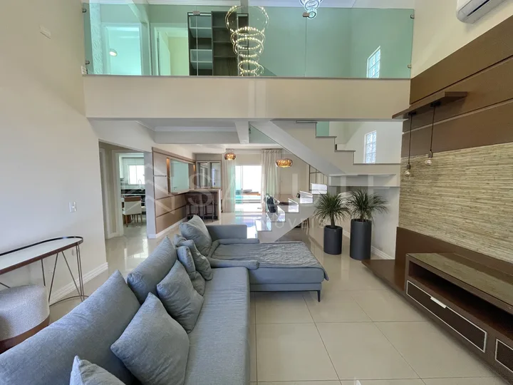 Casa aluguel anual 3 suítes na Barra Sul