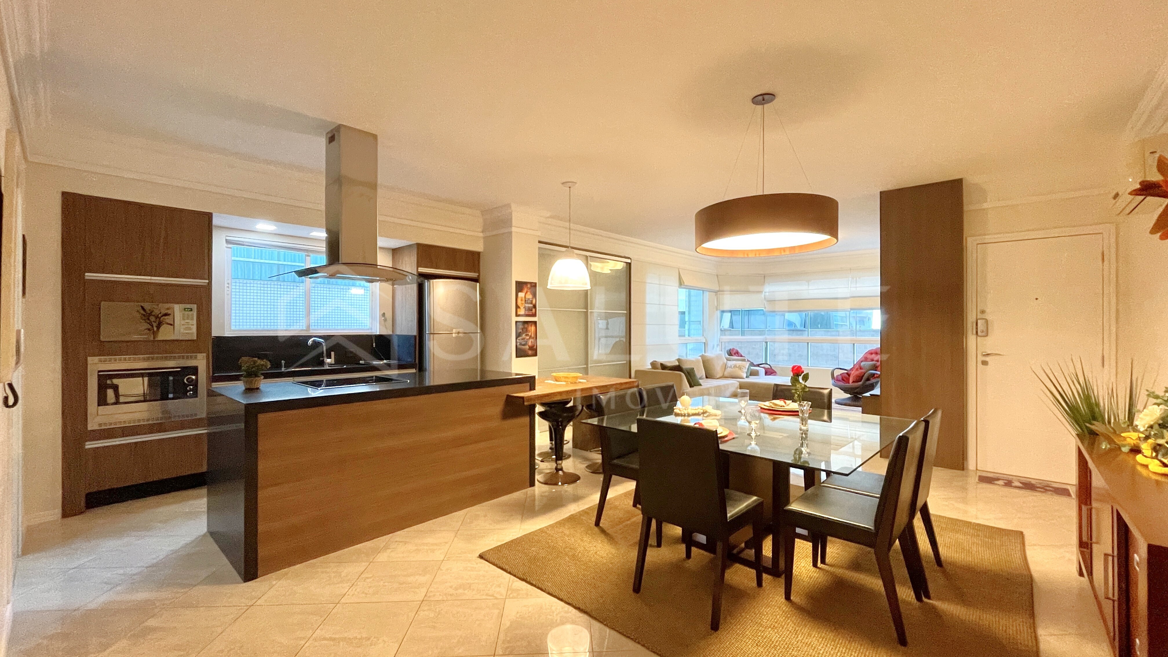 Apartamento á venda com 3 dormitórios Barra Sul.