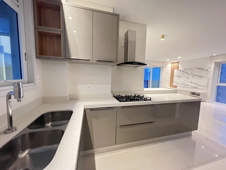 Apartamento à venda 4 dormitórios no Centro