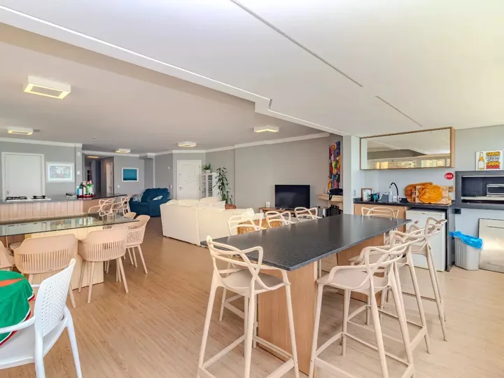 Apartamento à venda 3 suítes na Barra Sul