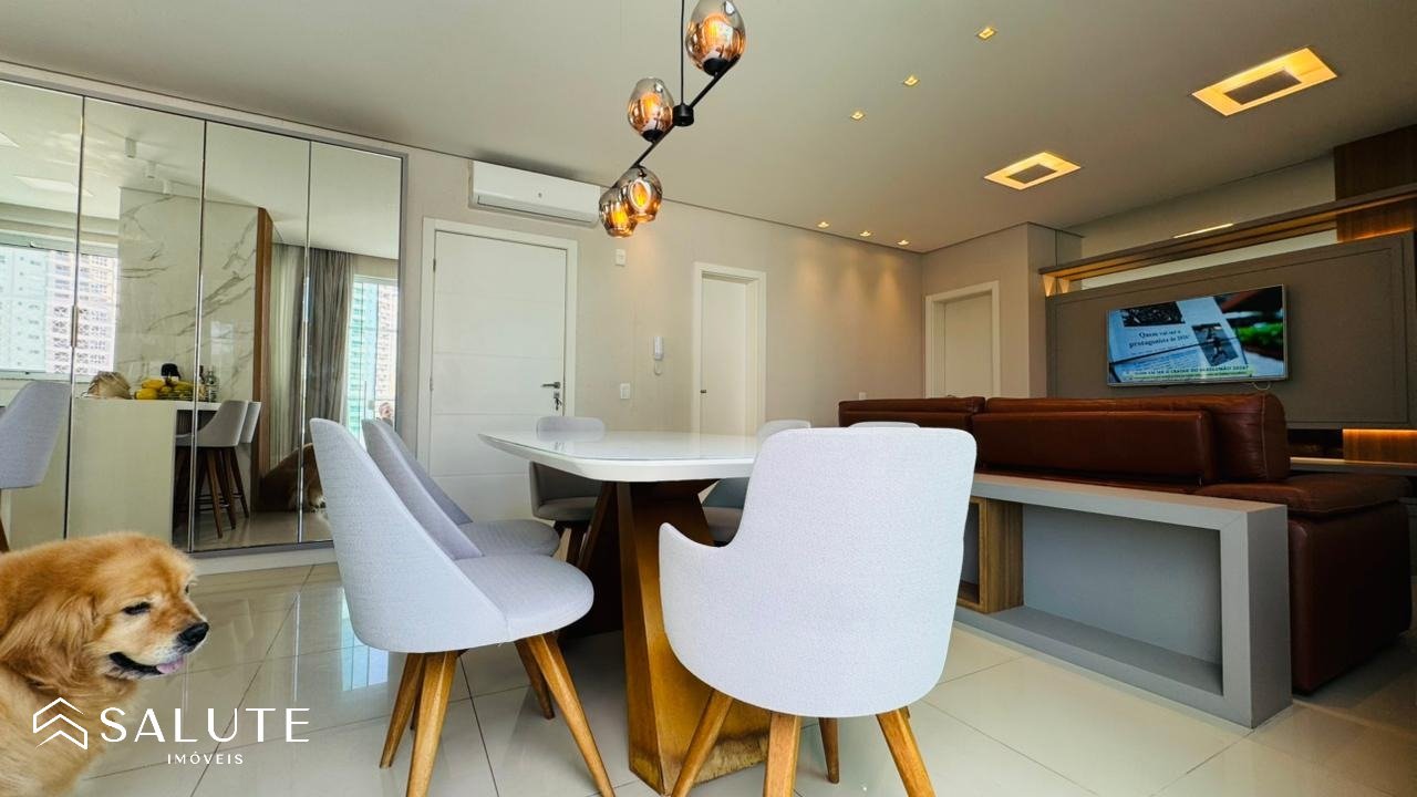 Apartamento à Venda 3 suítes no Centro