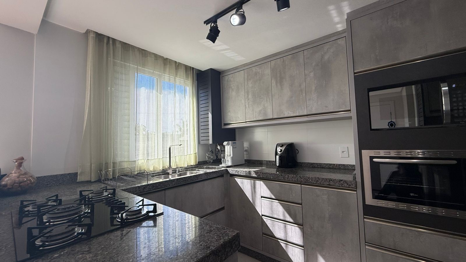 Apartamento à venda 2 suítes na Nações