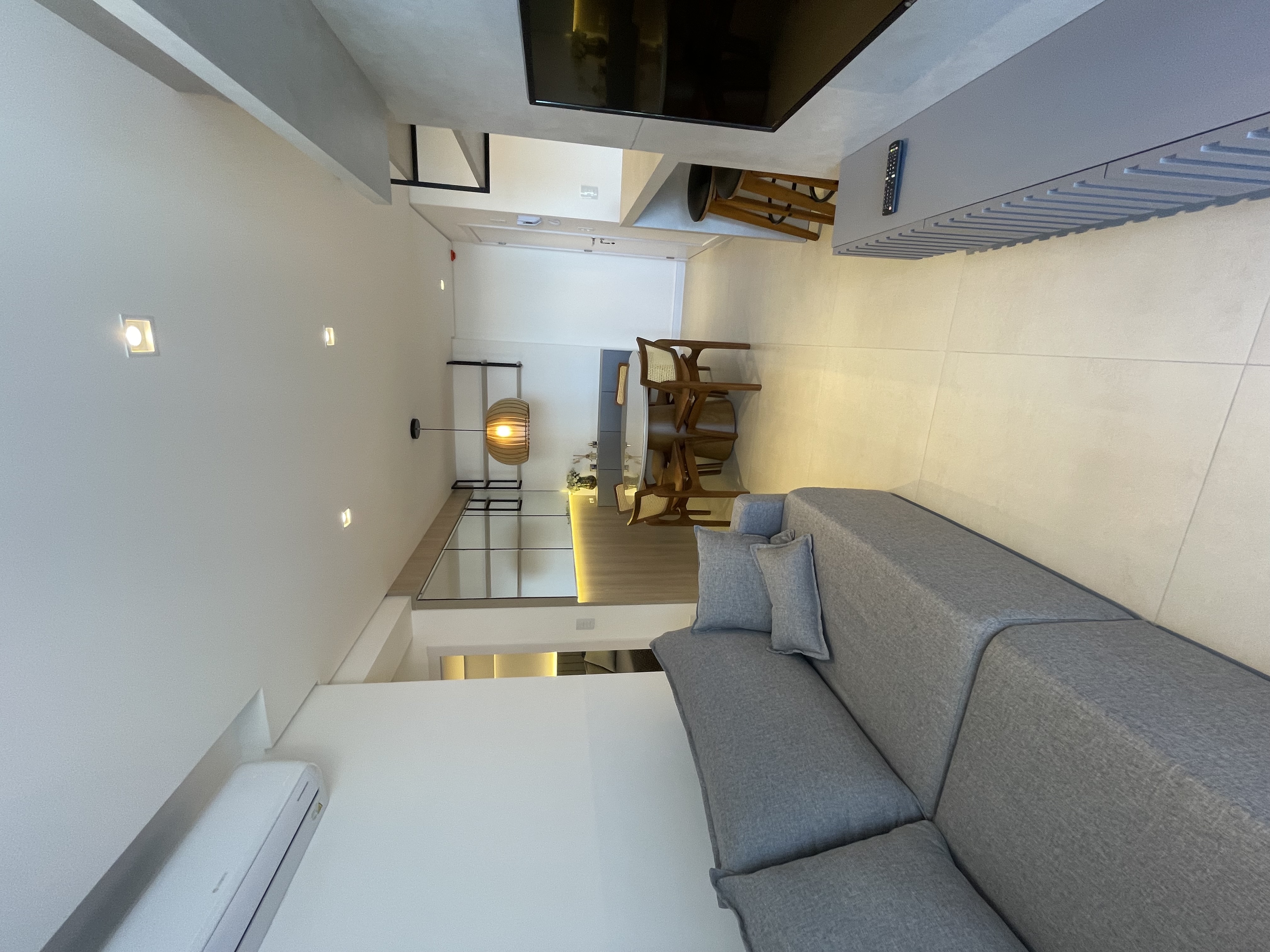 Apartamento aluguel anual 2 dormitórios na Praia Brava.