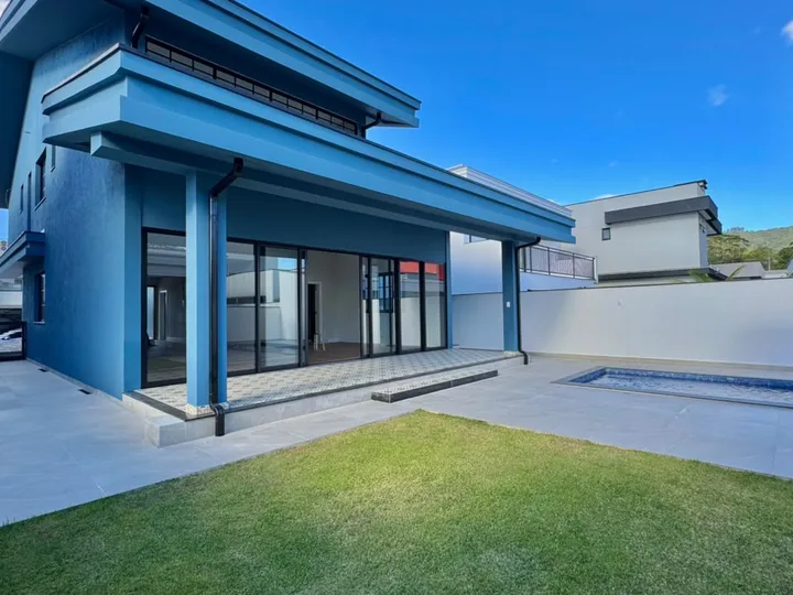 Casa em Condomínio à venda 4 suítes no Santa Regina