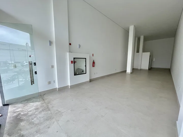 Loja aluguel anual 77 m² nos Estados