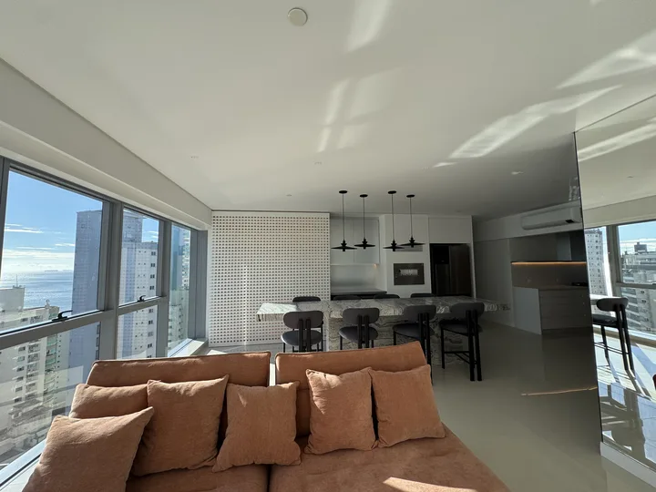 Apartamento à venda 4 suítes na Barra Sul