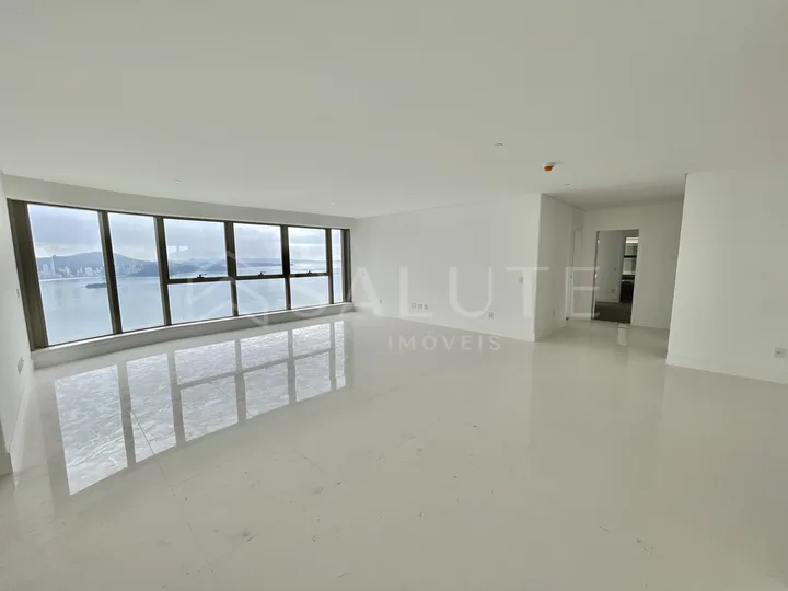 Apartamento à venda 4 suítes na Barra Sul