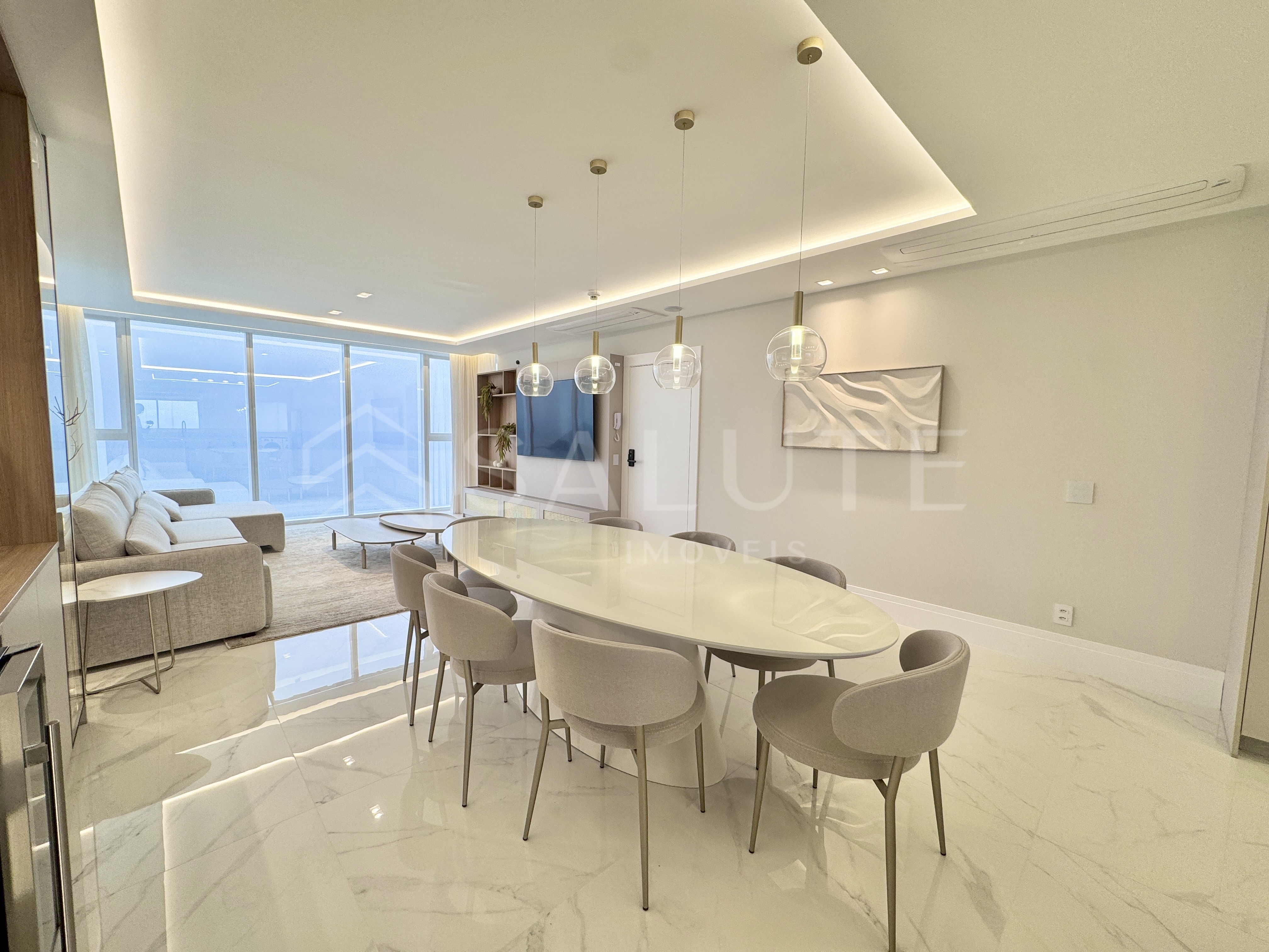 Apartamento à venda 4 suítes no Centro