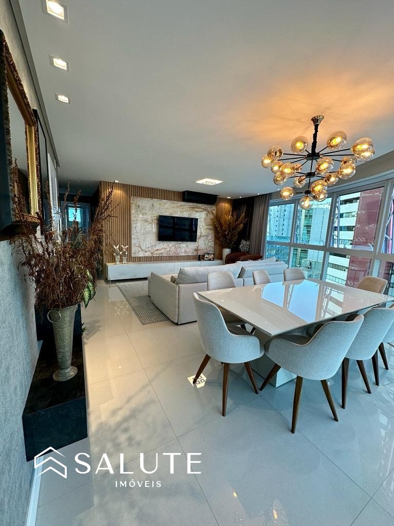Apartamento à venda 4 dormitórios no Centro