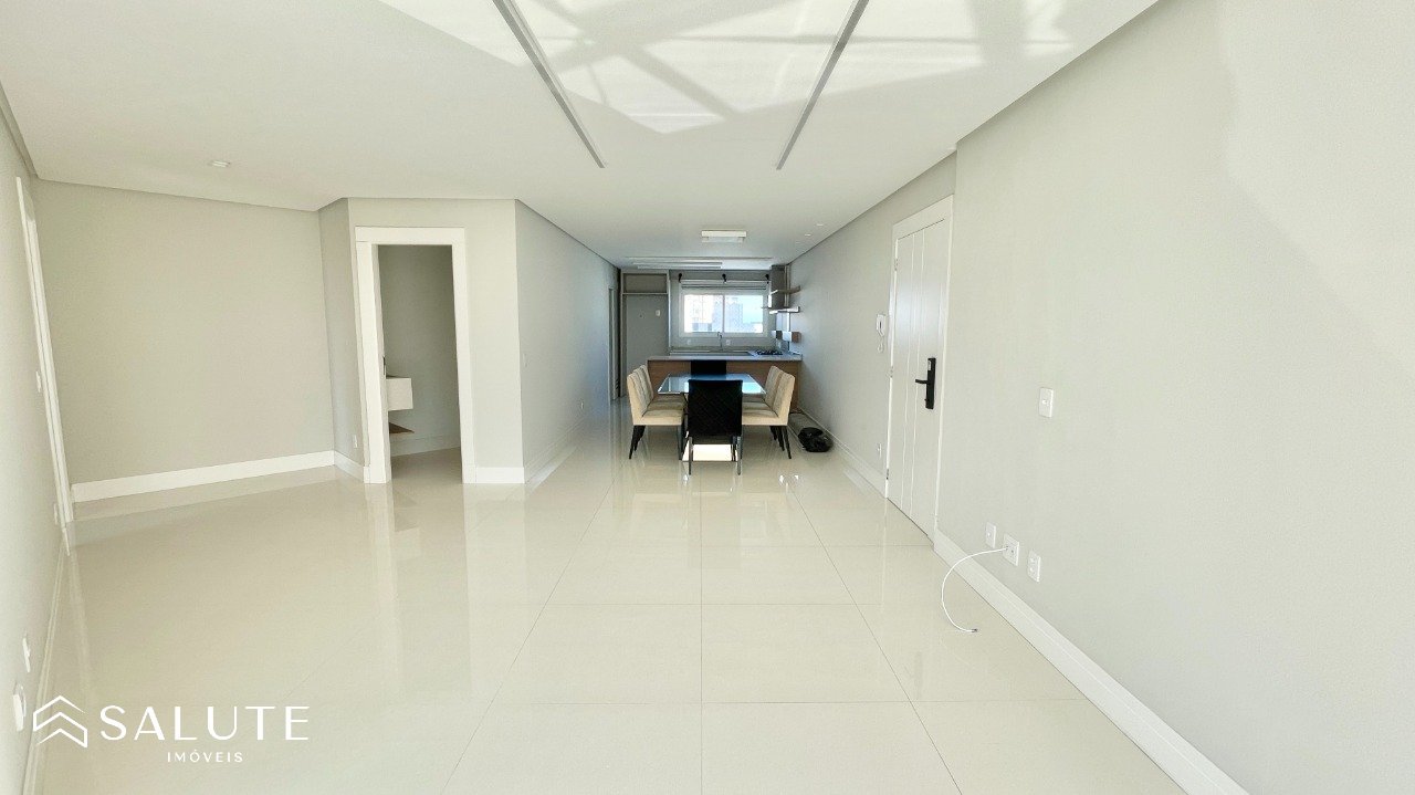 Apartamento aluguel anual com 3 suítes Barra Sul.