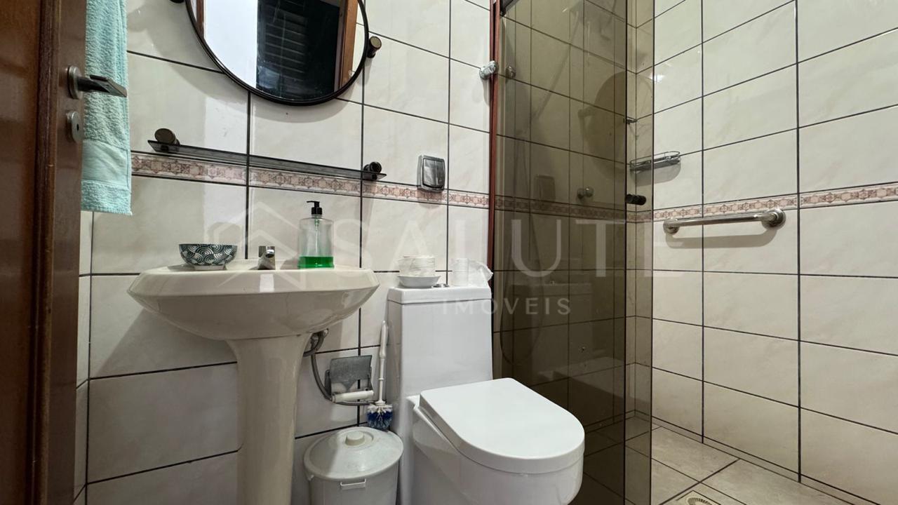 Casa aluguel anual 4 dormitórios em Pioneiros