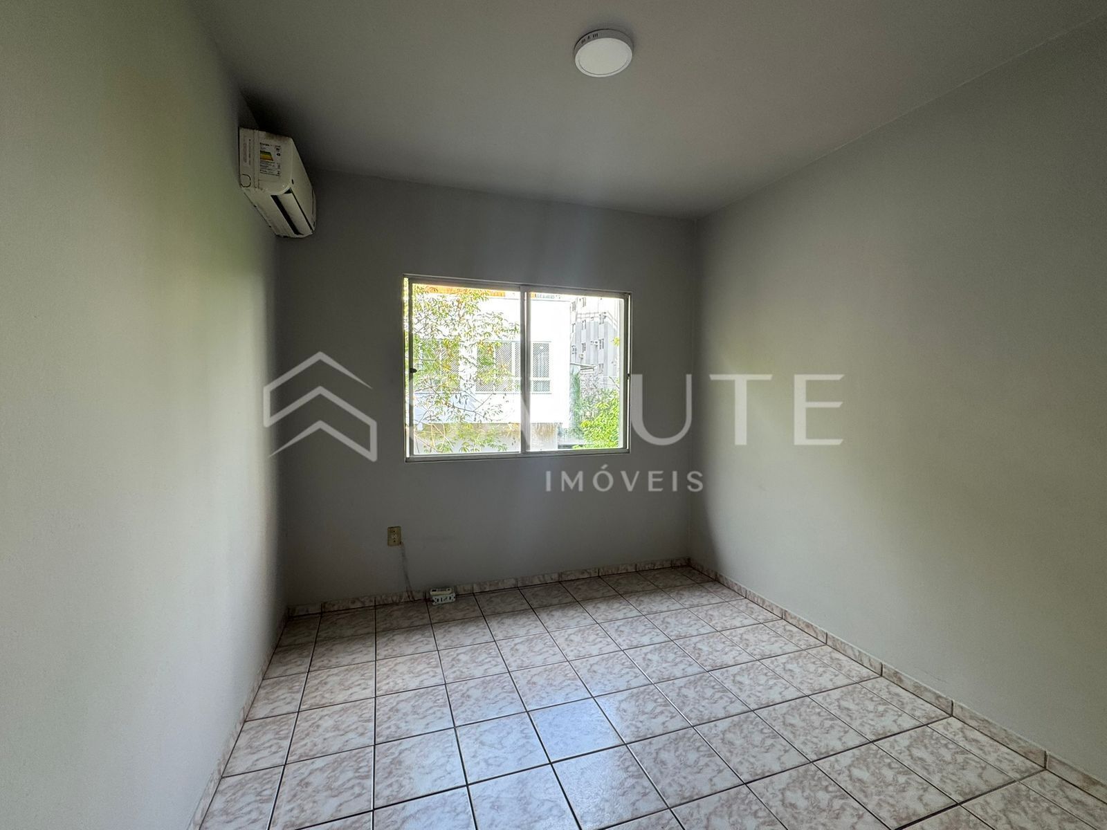 Casa aluguel anual 250 m² no Centro