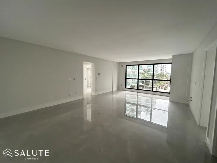 Apartamento à venda 2 suítes na Praia Brava