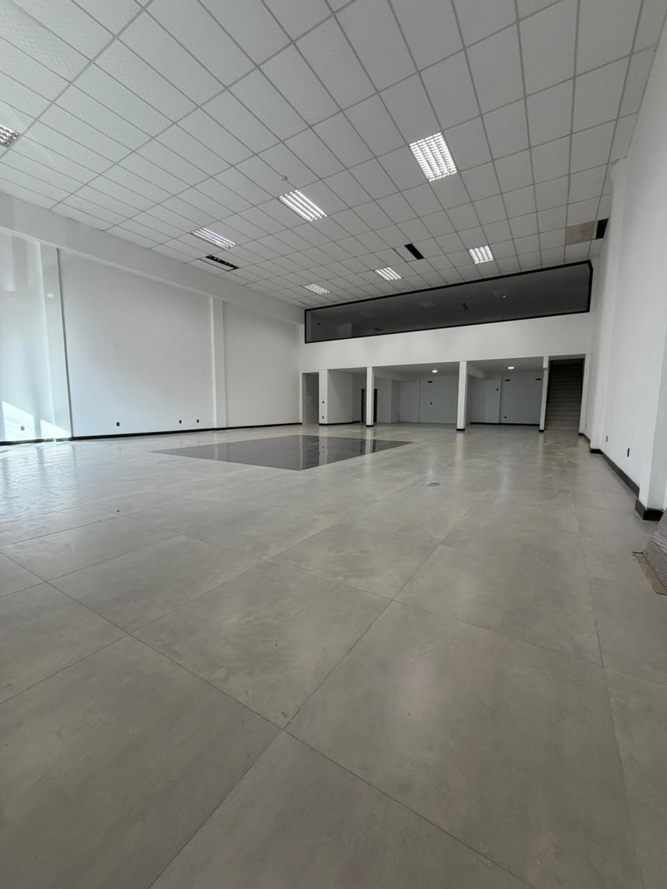 Galpão aluguel 340 m² no Centro