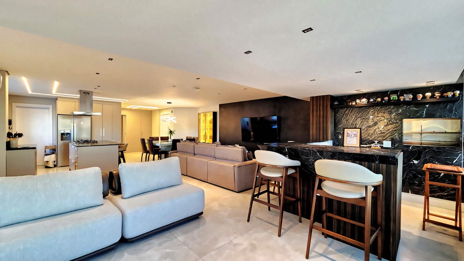 Apartamento à venda 4 suítes na Barra sul