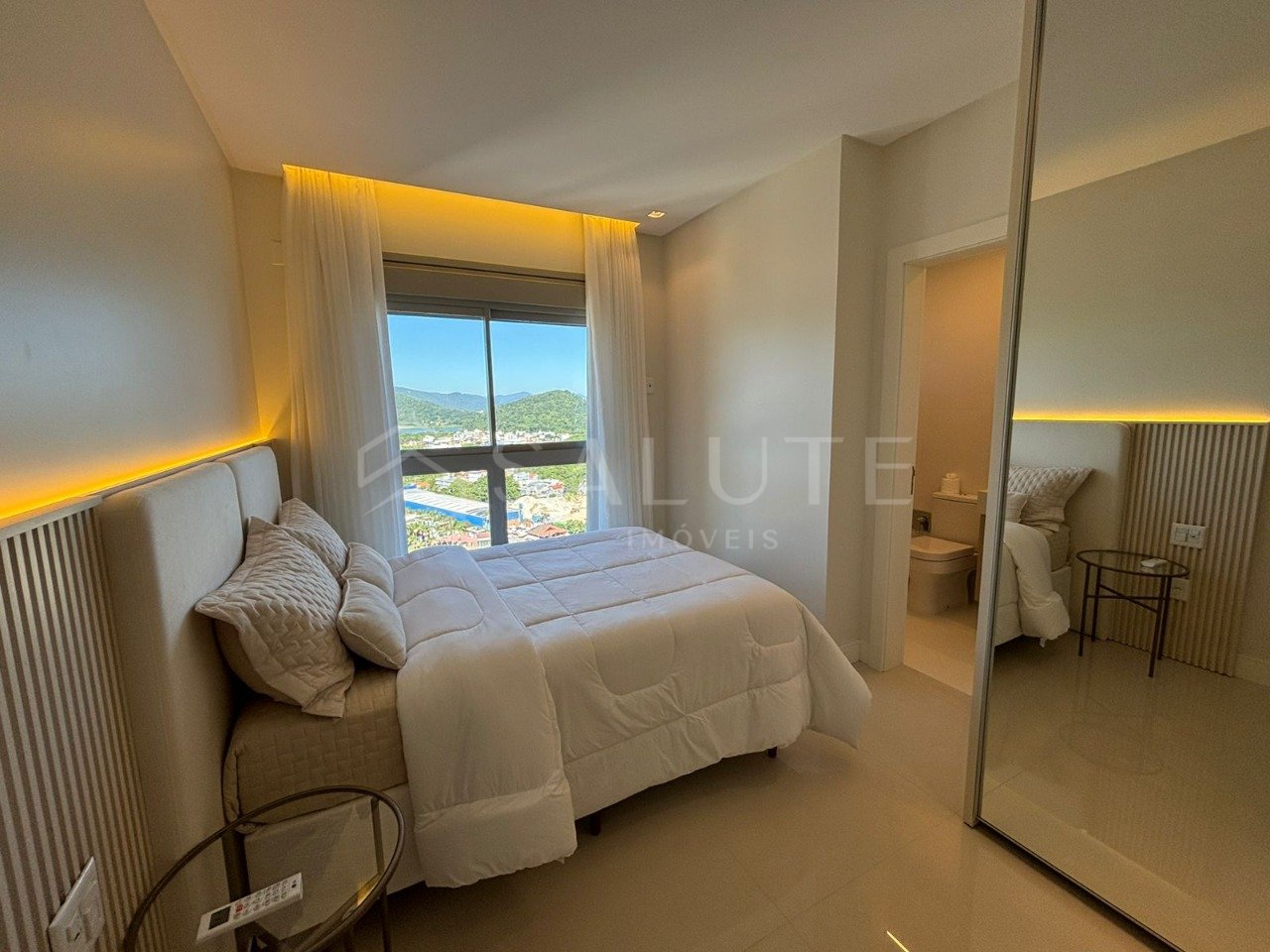 Apartamento á venda 4 Suítes na Barra Sul
