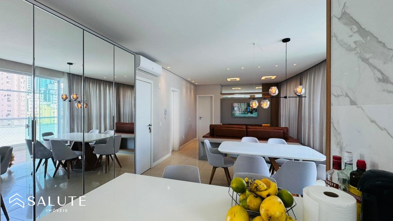 Apartamento à Venda 3 suítes no Centro