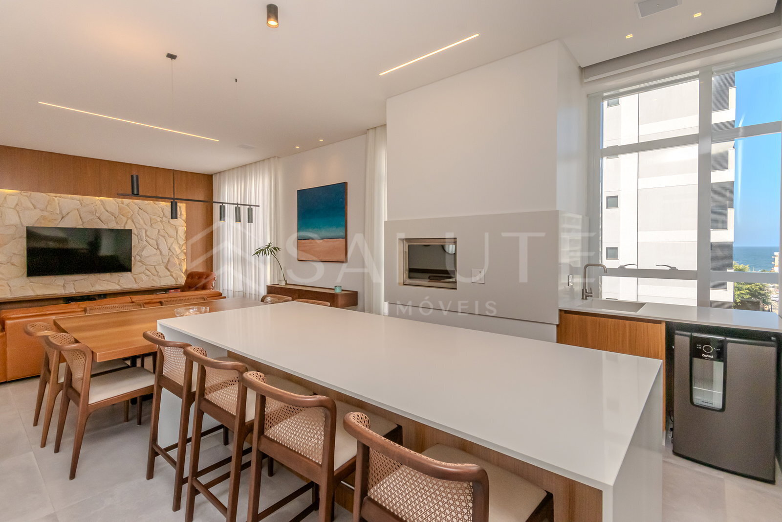 Apartamento à venda 3 suítes na Praia Brava