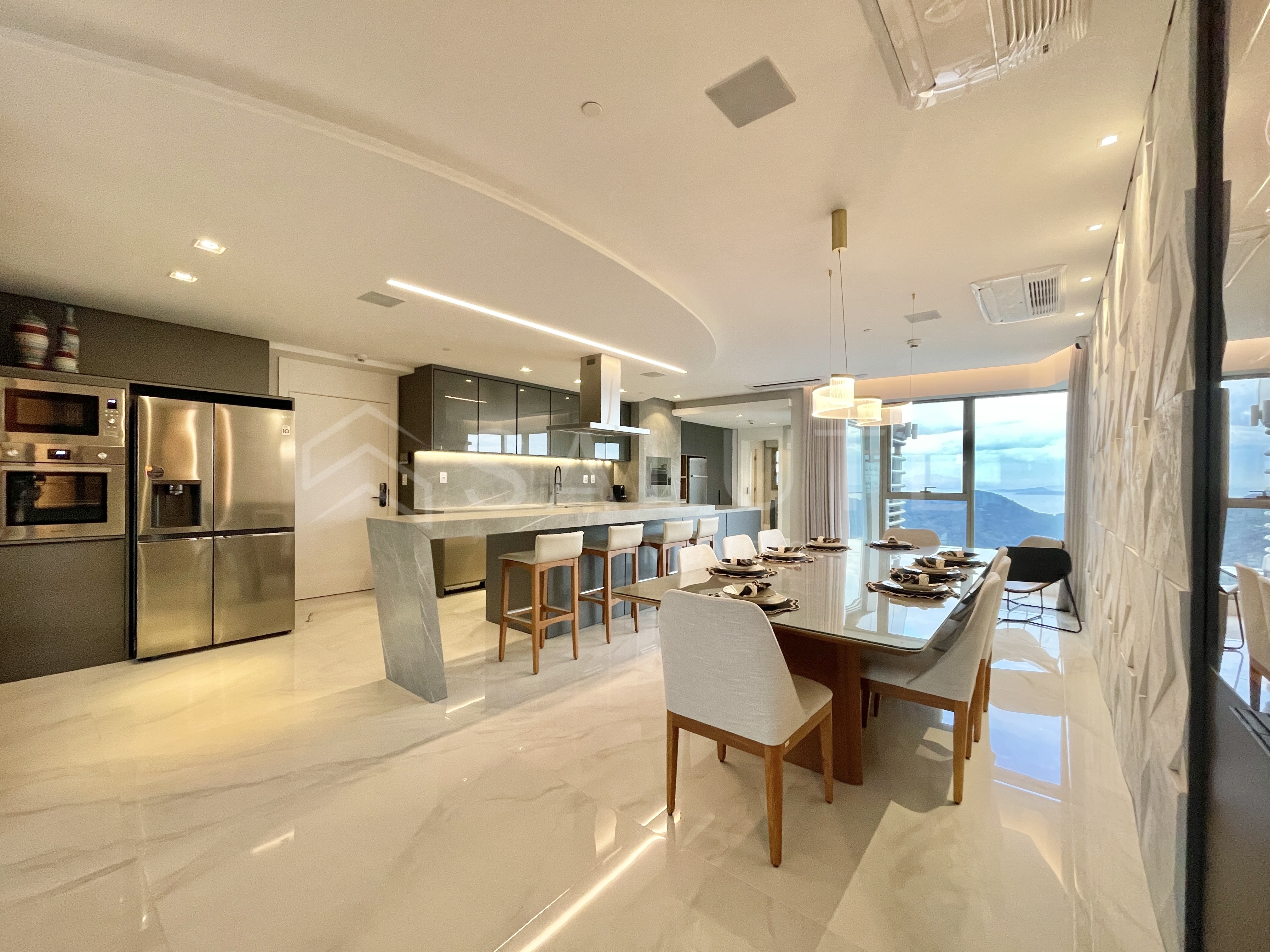 Apartamento à venda 4 suítes Barra Sul