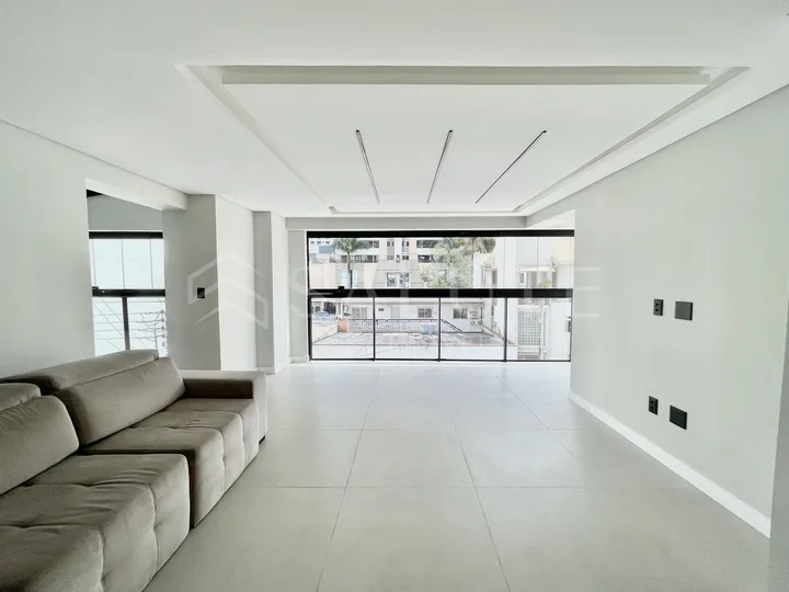 Apartamento à venda 3 suítes no Centro