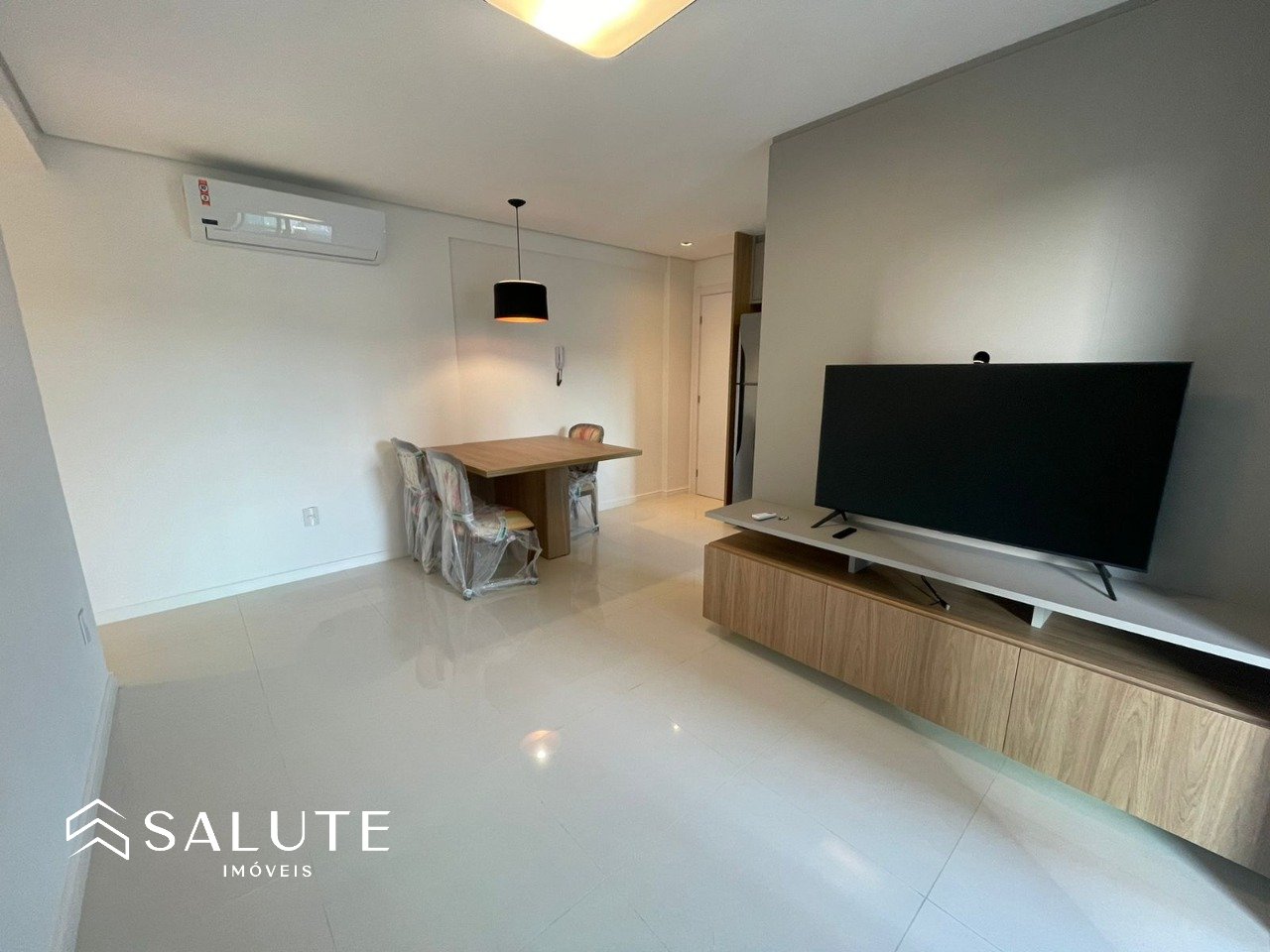 Apartamento Novo com 2 Vagas na Praia Brava