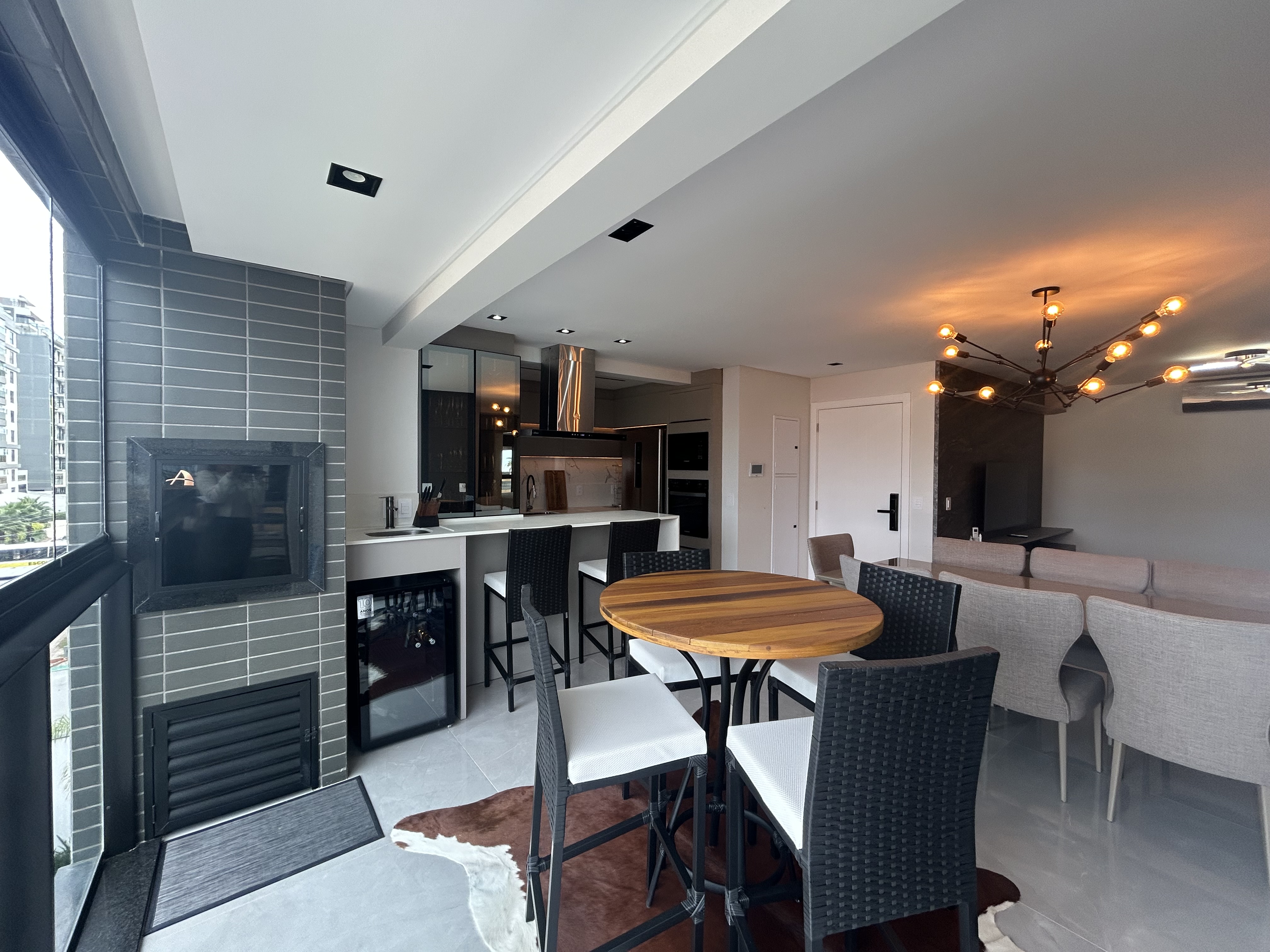 Apartamento à venda 2 suítes na Praia Brava de Itajaí