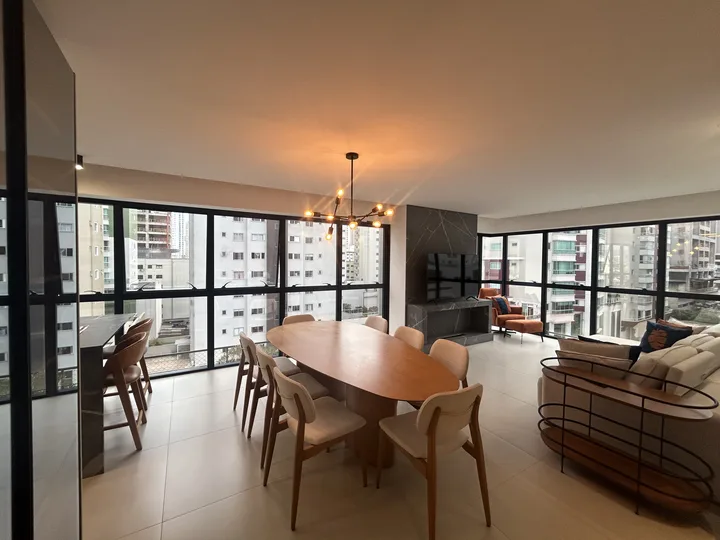 Apartamento à venda 4 dormitórios na Barra Sul