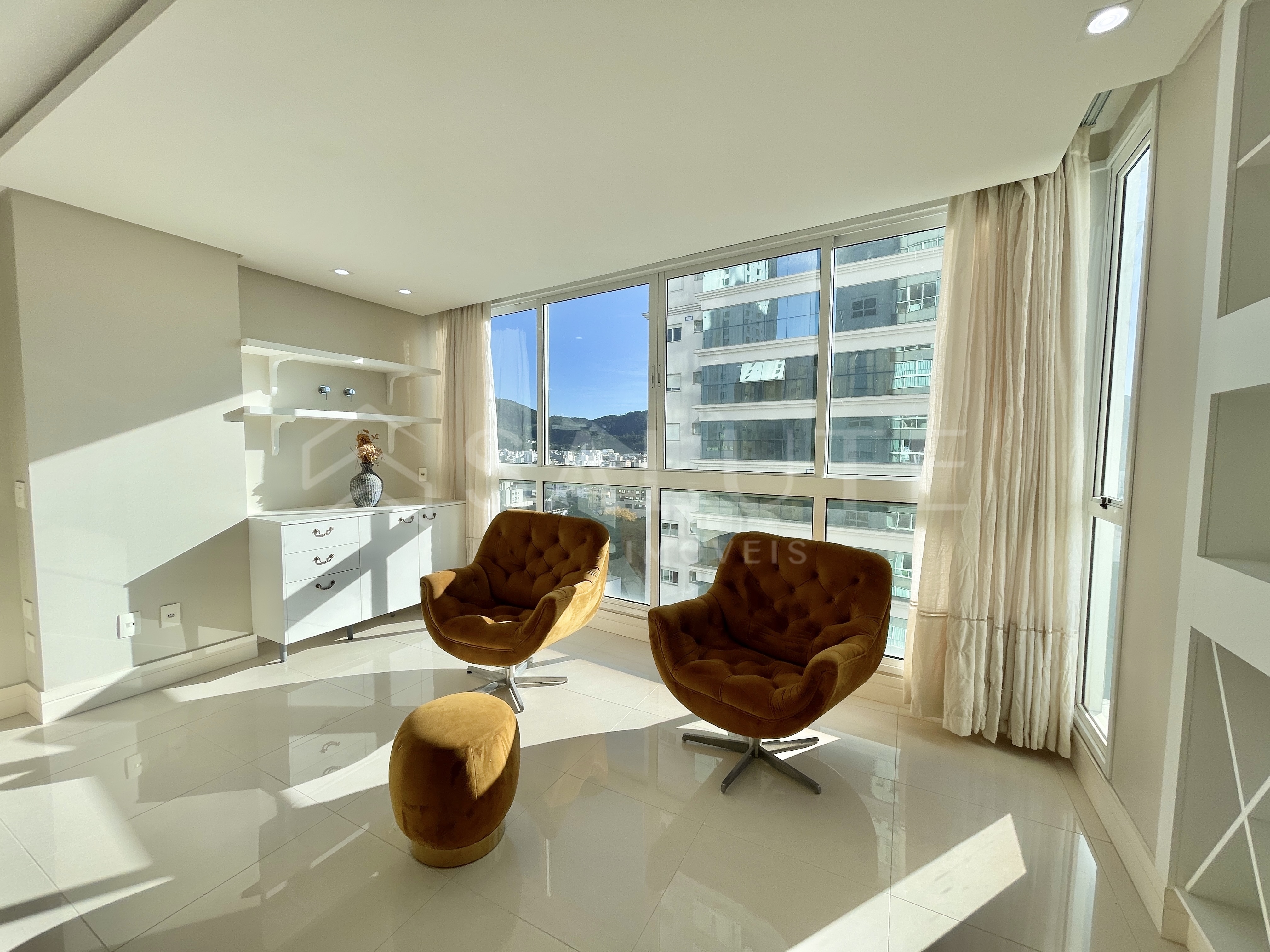 Apartamento aluguel anual 3 suítes na Barra norte