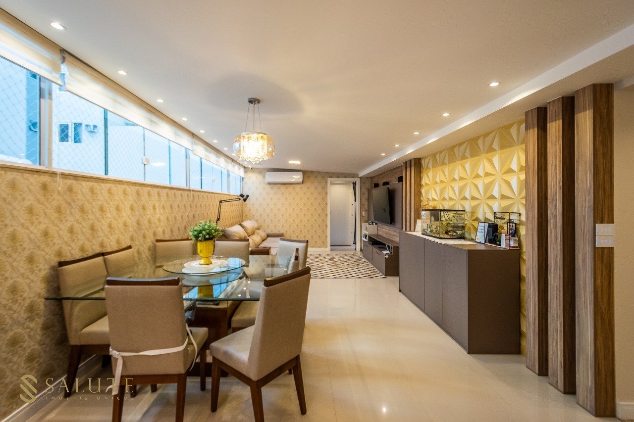 Apartamento 4 dormitórios mobiliado na quadra mar