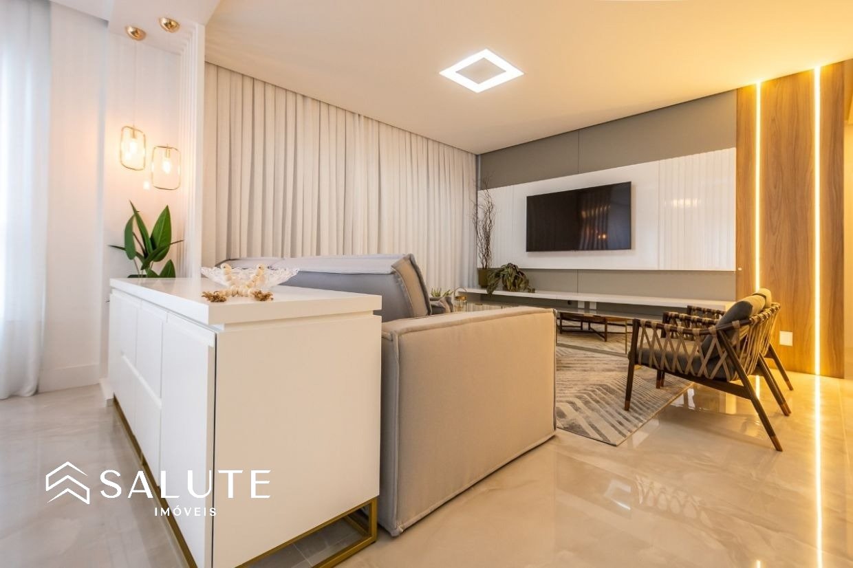 Apartamento 4 suítes á Venda no Centro
