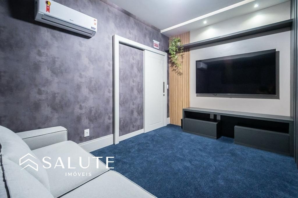 Apartamento com 4 Suítes á Venda no Centro