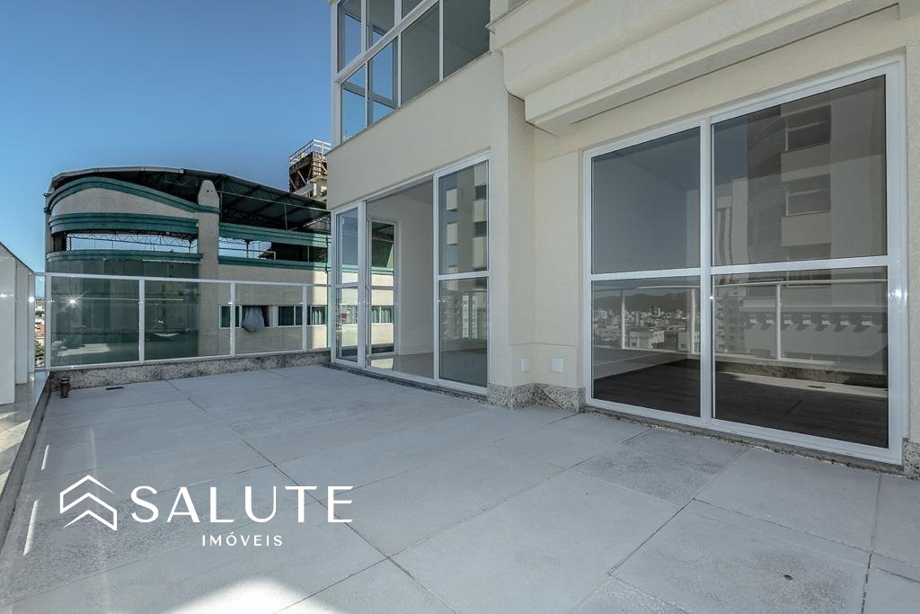 Apartamento à venda com 3 suítes no Centro