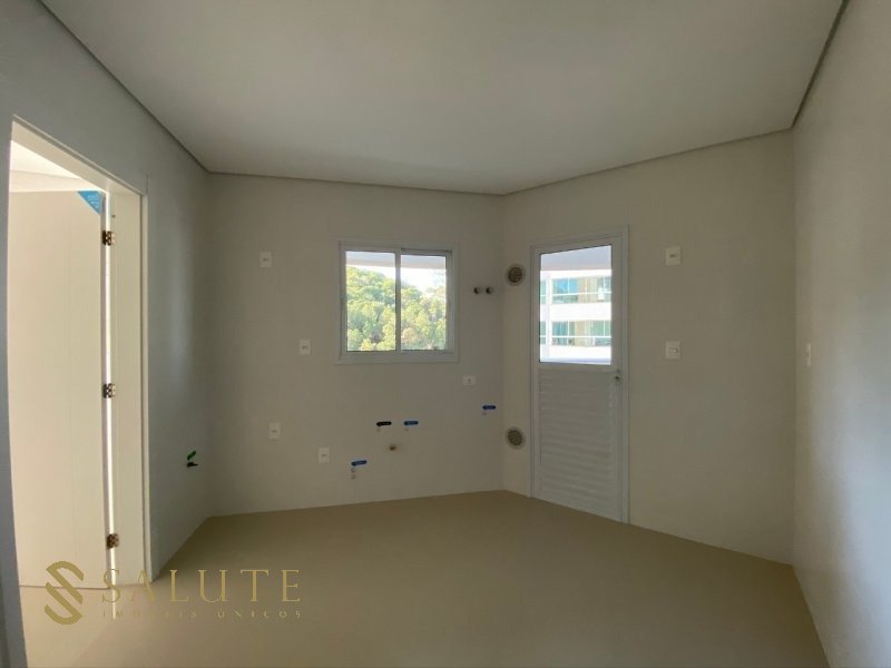 Apartamento 4 suítes Ed. Esquina Bella