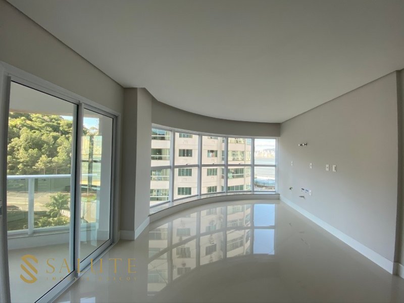 Apartamento 4 suítes Ed. Esquina Bella