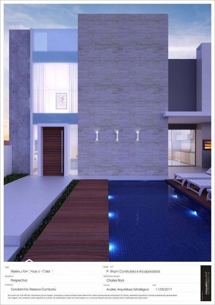 Casa em Condomínio com 4 Suítes