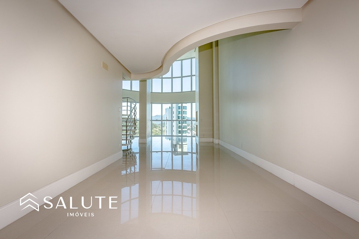 Apartamento duplex com 3 suítes e 3 vagas