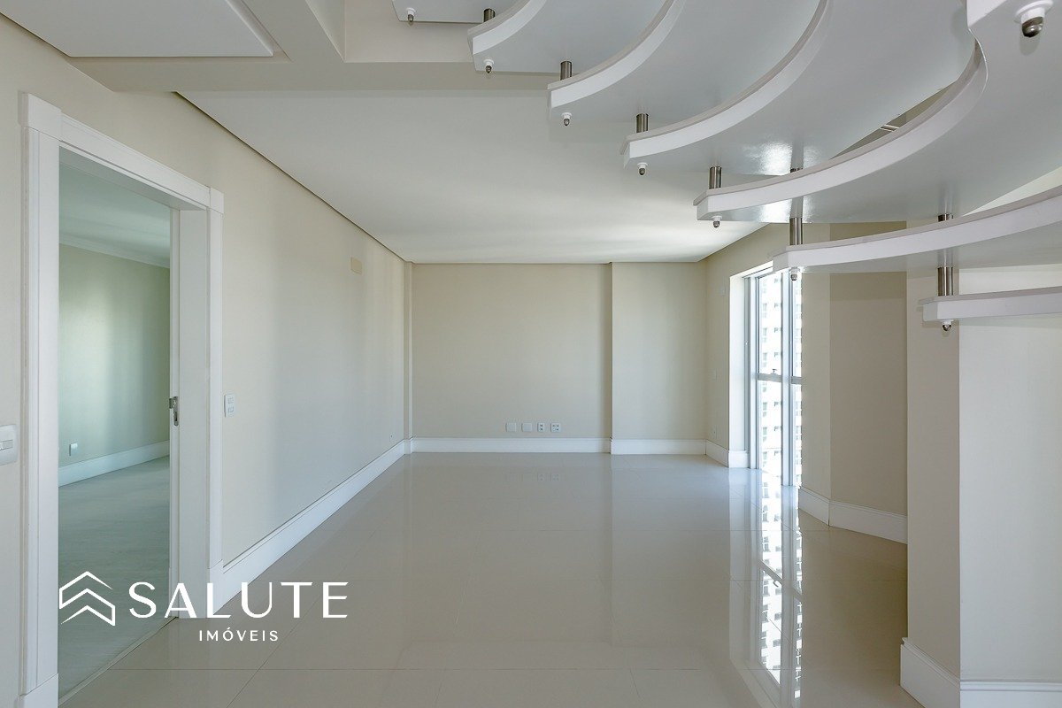 Apartamento duplex com 3 suítes e 3 vagas