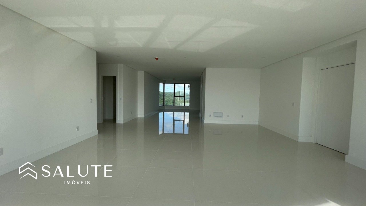 Apartamento á venda 4 Suítes na Barra Sul
