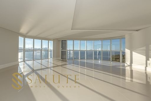 Excelente apartamento frente mar na Barra Sul!