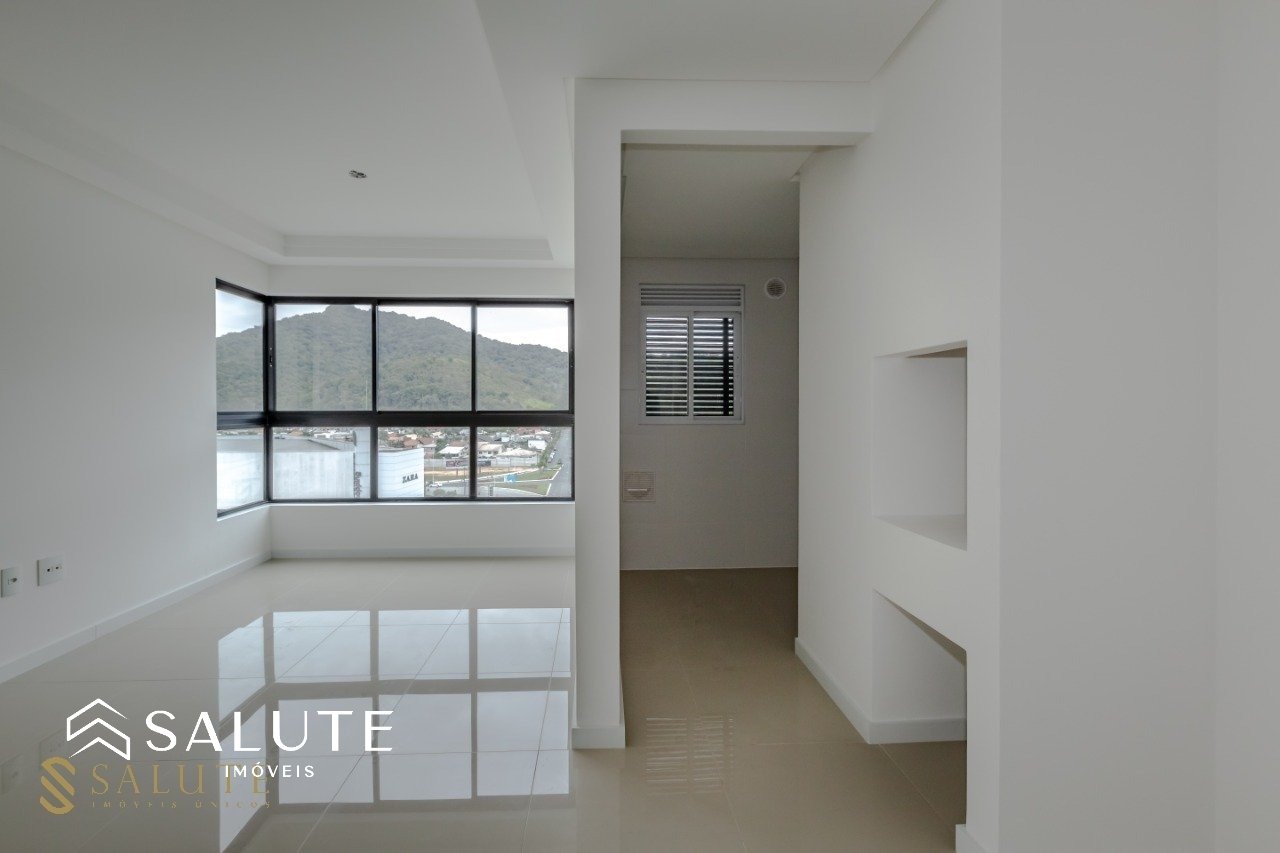 Apartamento à venda com 1 Suíte no Centro