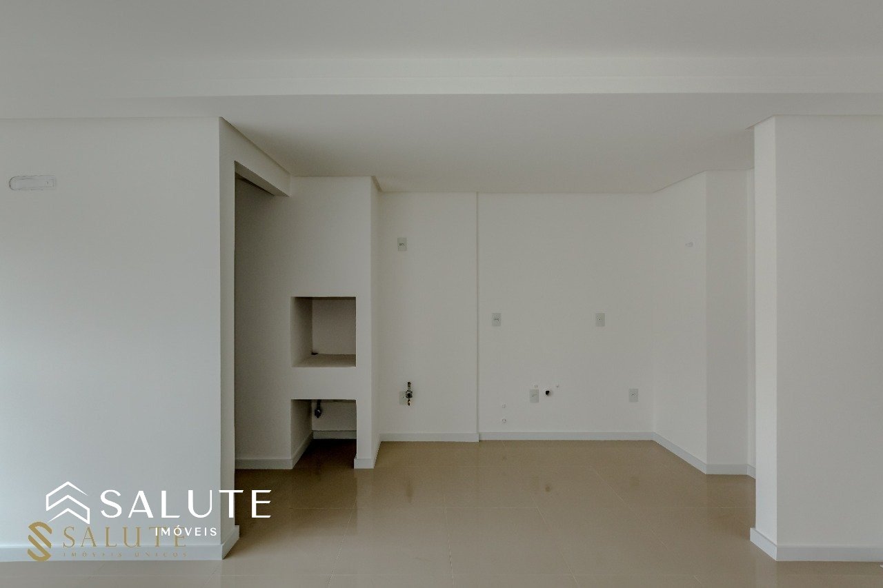 Apartamento à venda com 1 Suíte no Centro