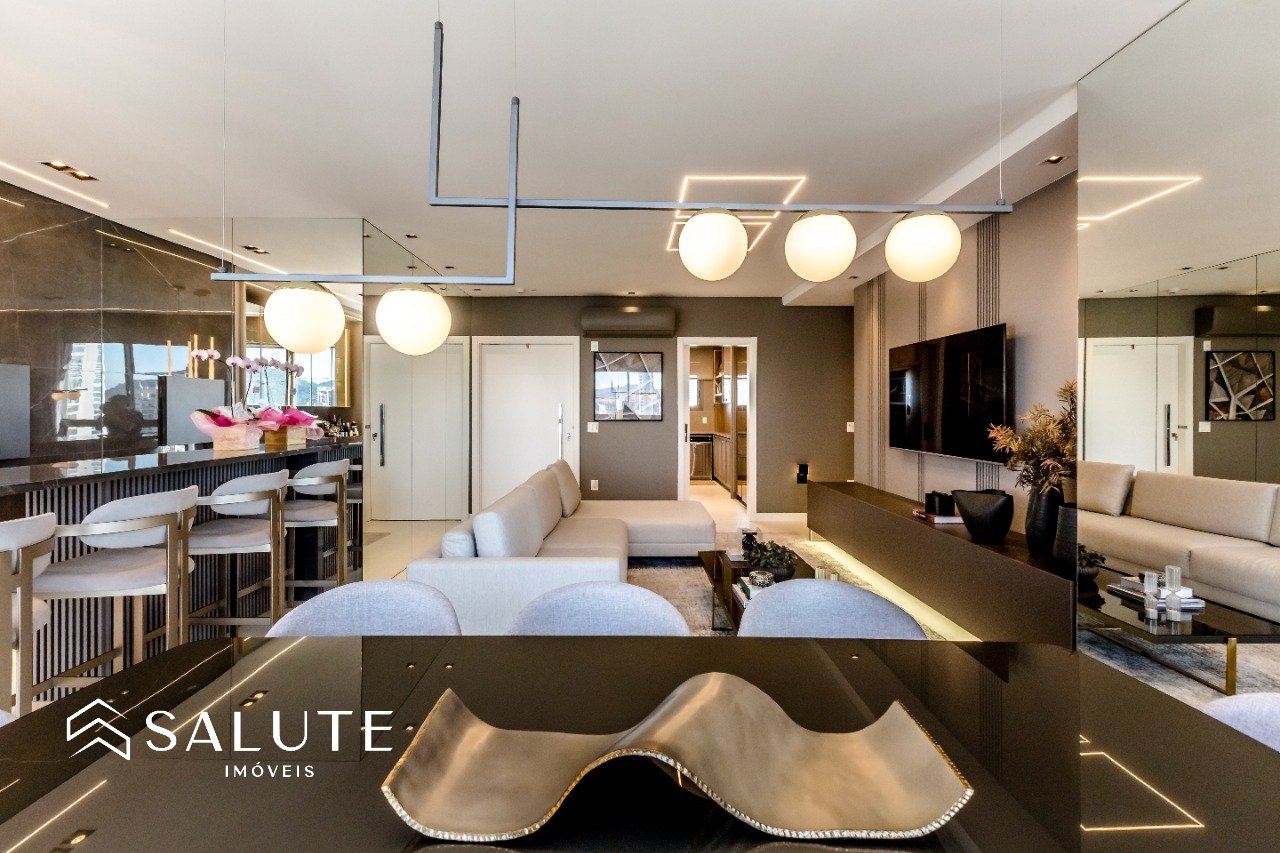 Apartamento com 4 suítes em Balneário Camboriú