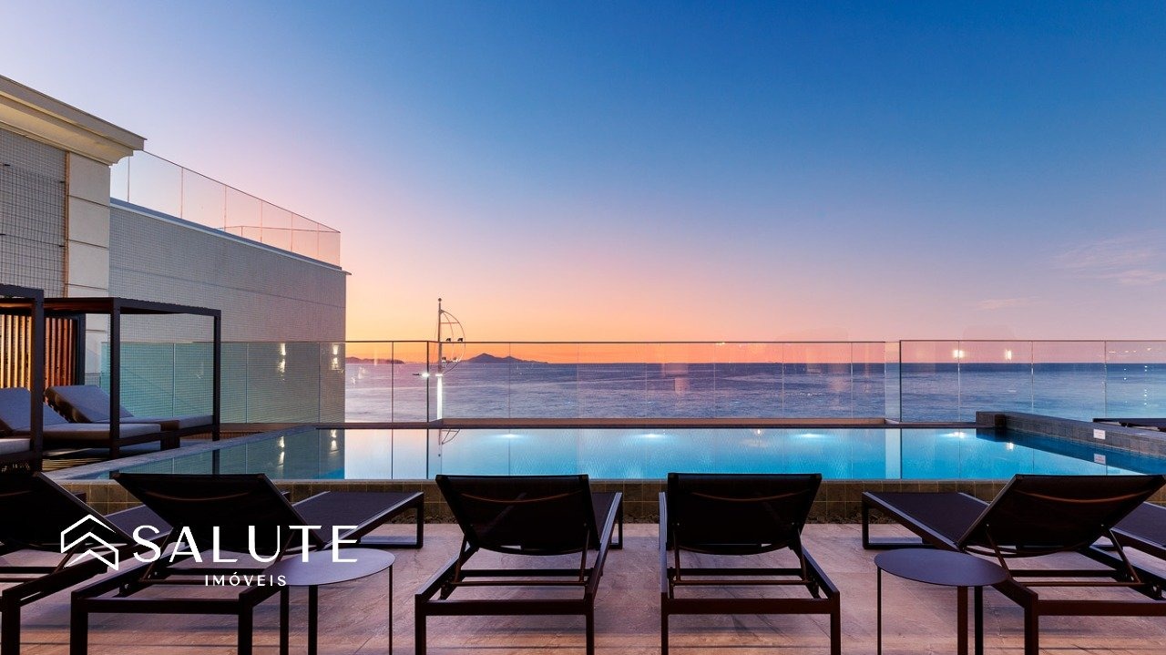 Cobertura duplex com spa, 4 suítes frente mar